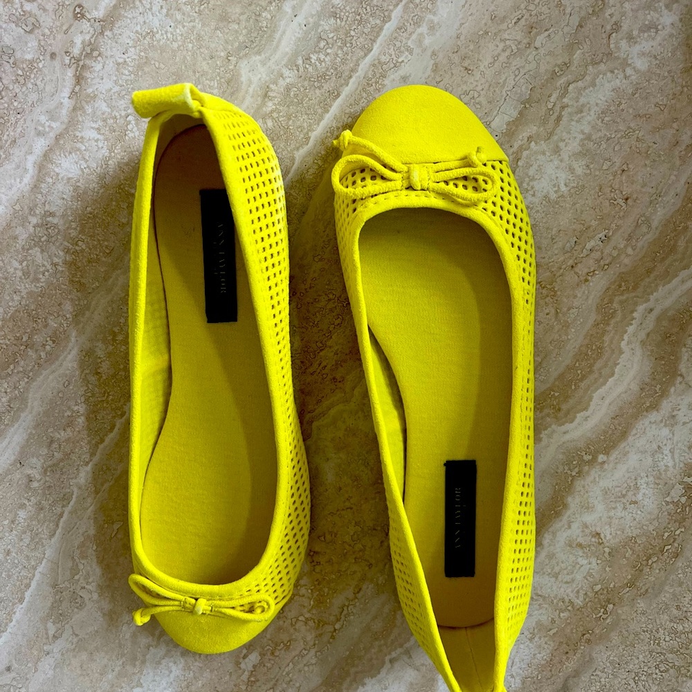 Ann Taylor Yellow Suede Ballet Flat with Bow
Size: 6.5 . New in box, never open